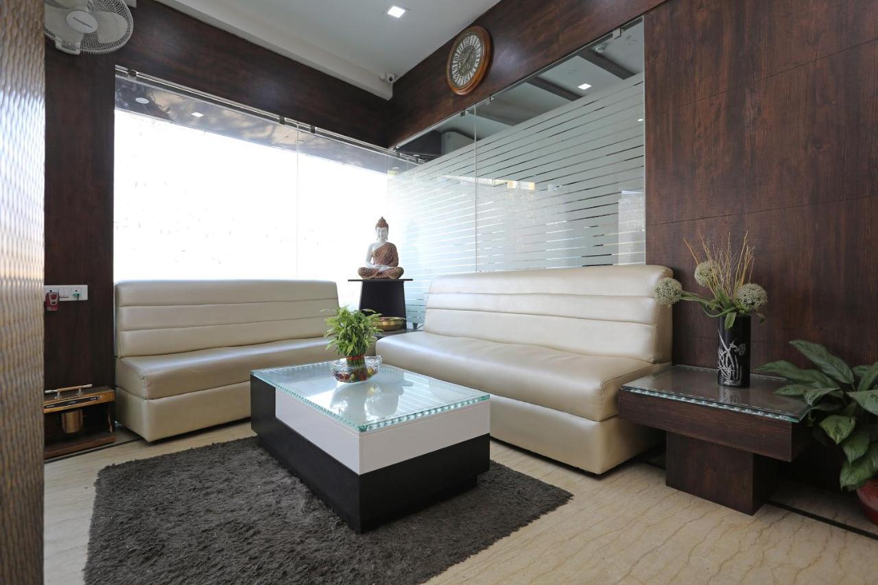 Oyo 7790 Hotel Royal Height Kalkuta Zewnętrze zdjęcie