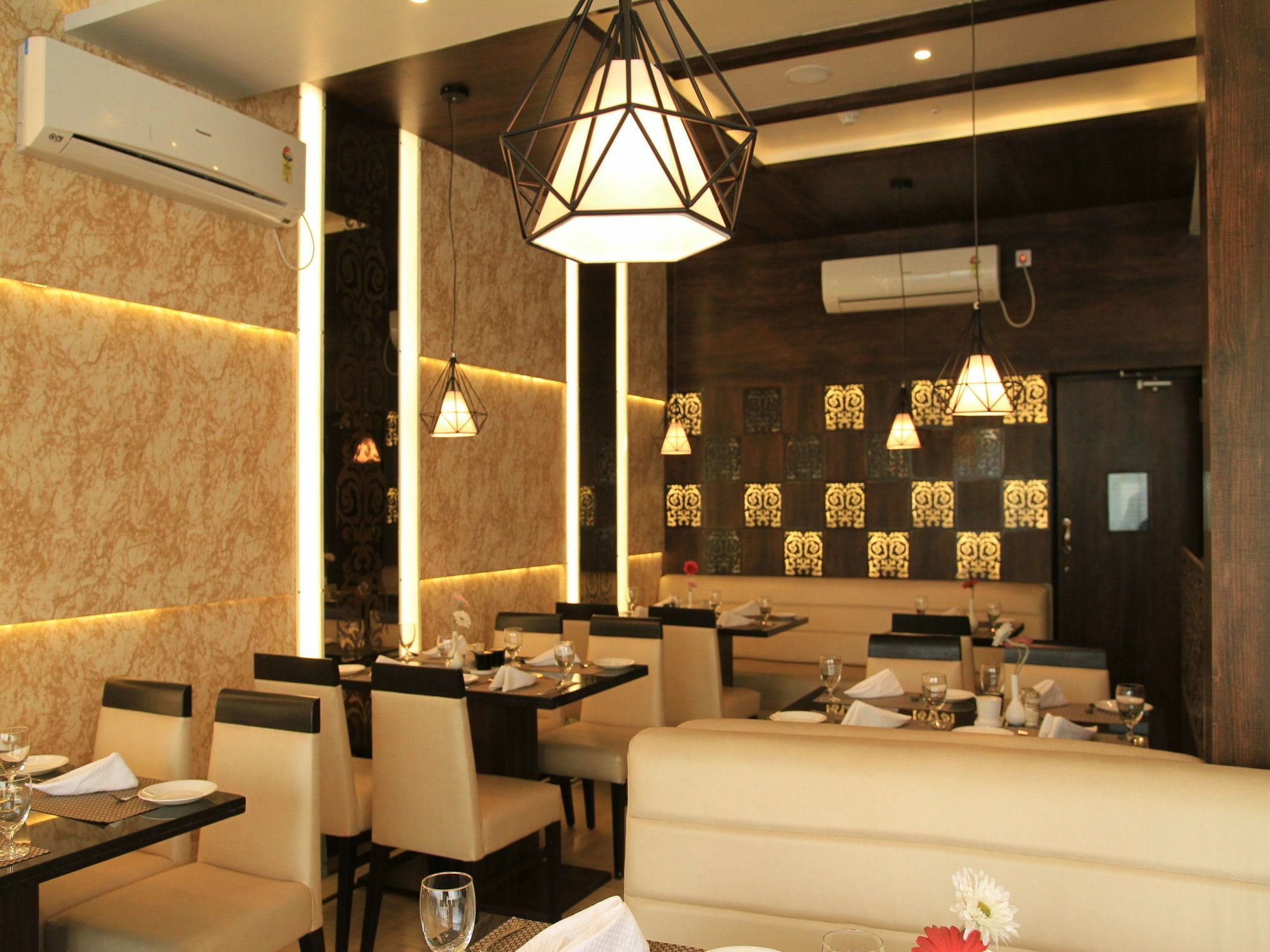 Oyo 7790 Hotel Royal Height Kalkuta Zewnętrze zdjęcie